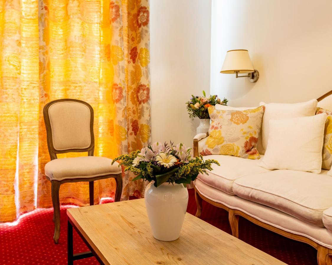 Hotel Restaurant Le Centenaire Les Eyzies 외부 사진